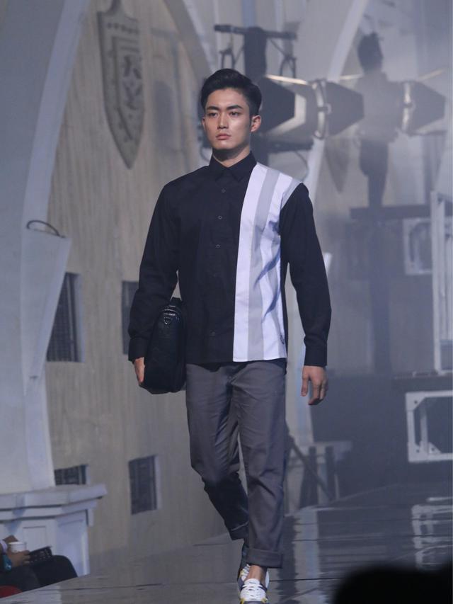 Image de Eau: Desain Baju Pria Ivan Gunawan