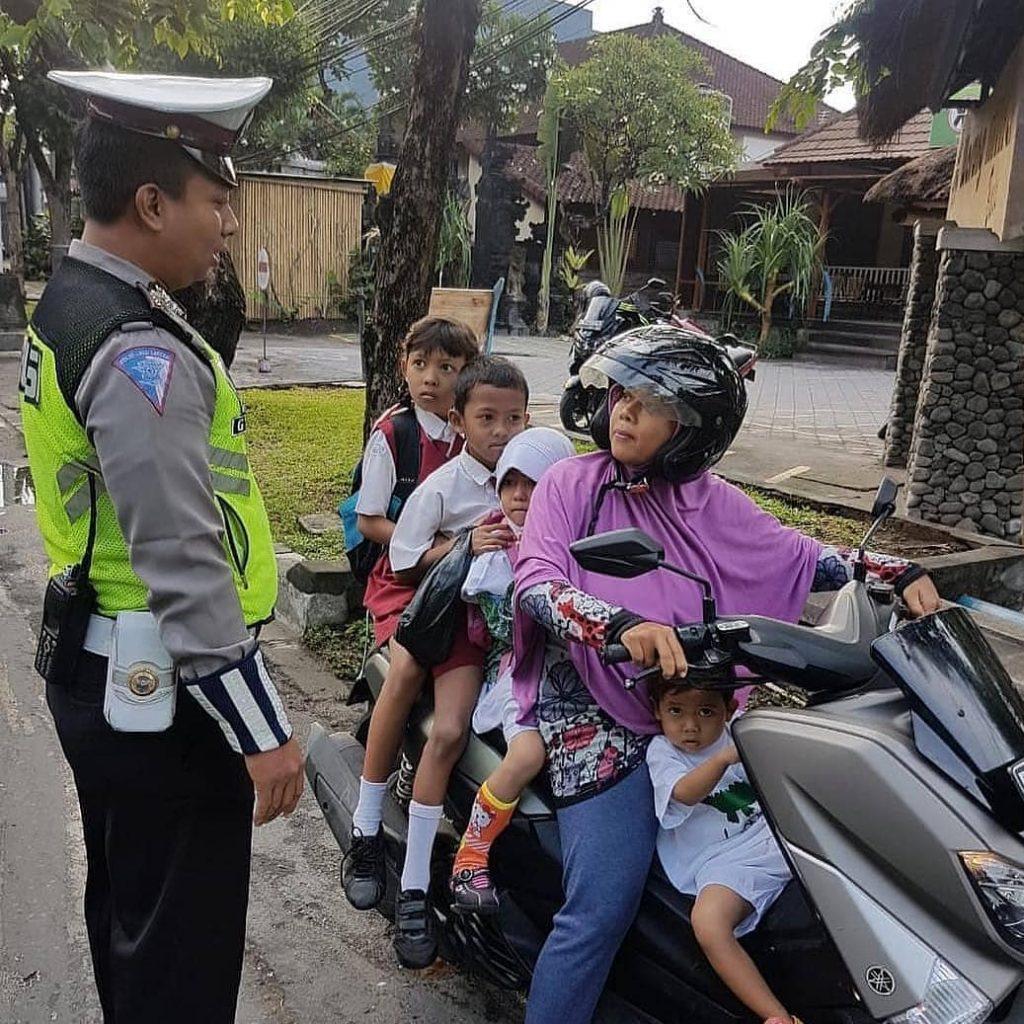 Intip Kelakuan Emak Emak Jaman Now Yang Sakti Abis