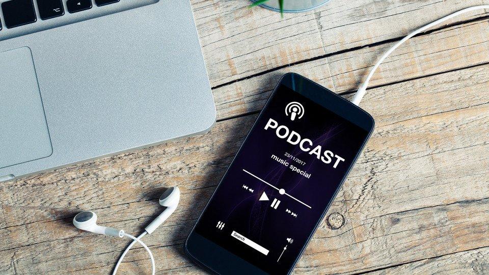 4 Podcast Indonesia yang Menginspirasi Blog Kamu | KURIO