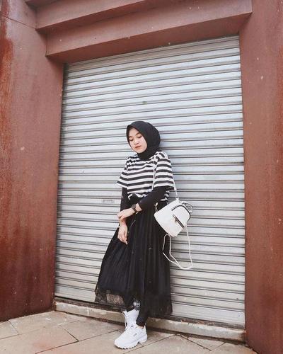 Outfit Rok Hitam / 64 Trendy Fashion Hijab Rok Hitam | Fashion, Fashion