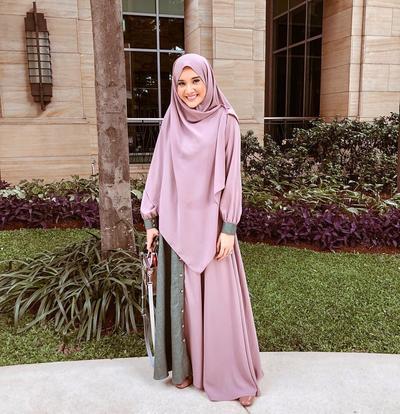 5 Kreasi Hijab Syar I Ala Zaskia Sungkar Inspirasi Cantik Di Bulan Ramadan Kurio