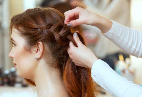 10 Rekomendasi Gaya Ikat Rambut Wanita Yang Cantik Dan Mudah