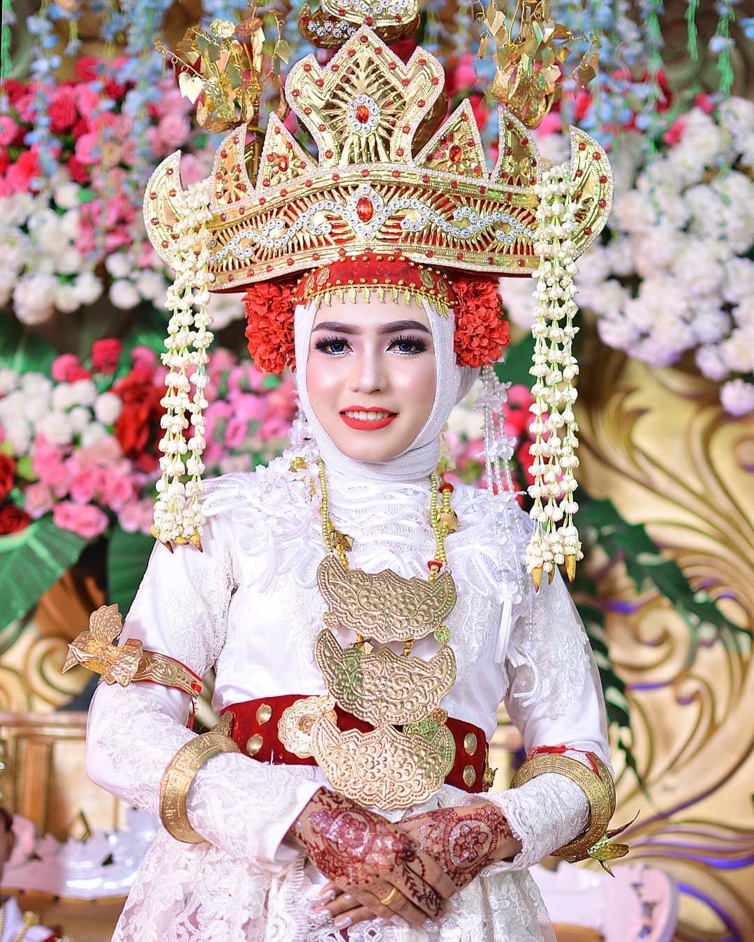 Foto Pakaian Adat Lampung Baju  Adat Tradisional
