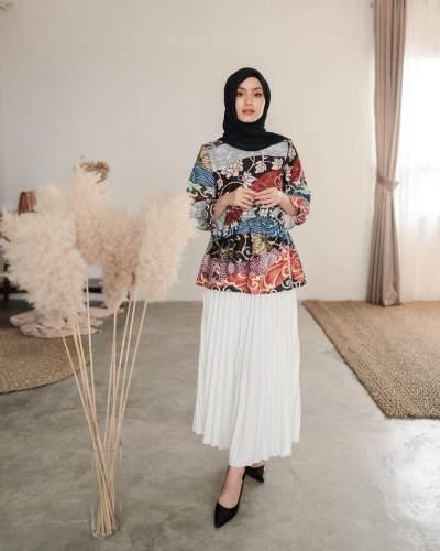 Model Baju  Batik Yang  Cocok  Untuk  Rok  Plisket Tips 